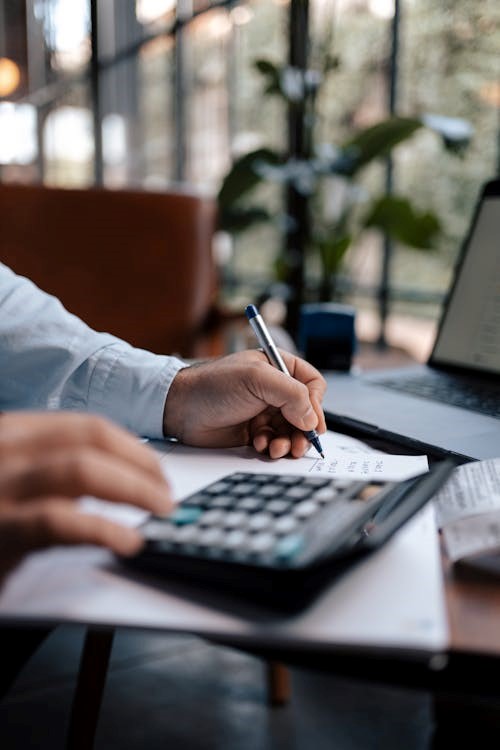 Gestão de Contratos e Licitações